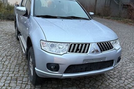 Mitsubishi L200 215.000 km 8.000 &euro; Berlin 12105