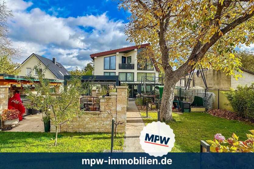 Haus zum Kaufen in Berlin 1.689.000 € 310 m² 9 zimmer
