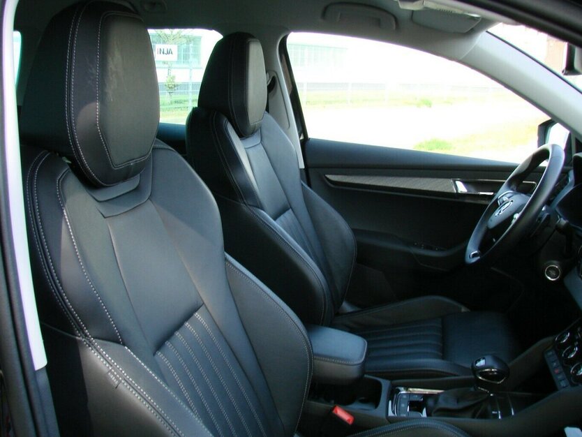 Skoda Karoq 2.0TDI Style 4x4 ACC Columbus Leder AHK 52.678 km 31.890 € Falkensee 14612