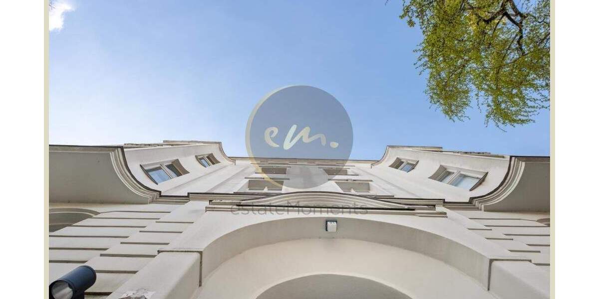 Ruhig gelegen, sonniger Balkon, zentrale Lage - Altbauwohnung mit 3,9 m hohen Decken... 3 zimmer