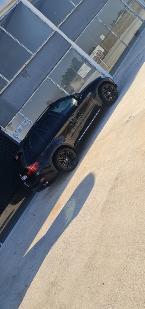 BMW X5 211.000 km 11.000 € Berlin 10178