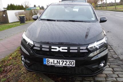 Dacia Sandero 2.500 km 16.210 &euro; Berlin 13125