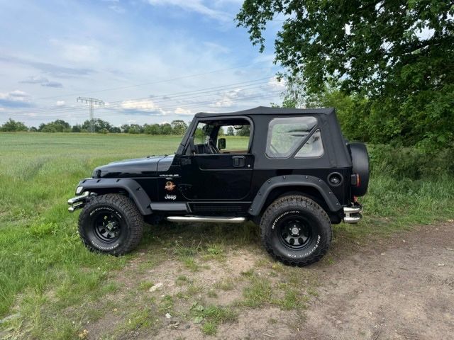 Jeep Wrangler 178.523 km 23.900 &euro; Berlin 12353