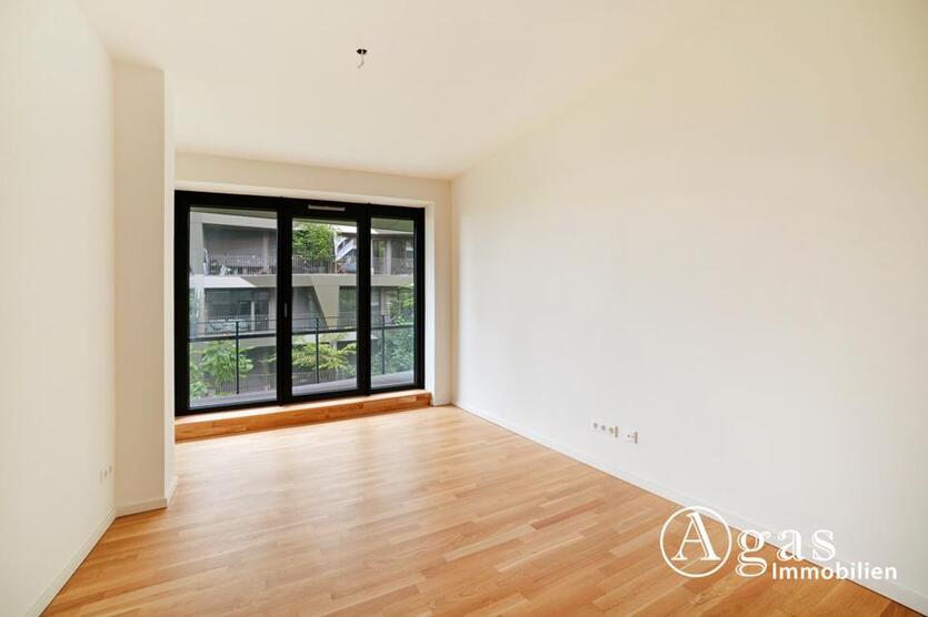 Schöne 3 Zimmer Wohnung mit ca. 84m², EBK, Fußbodenheizung und Balkon in Berlin-Mitte! zimmer