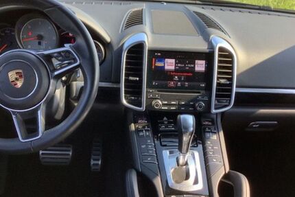 Porsche Cayenne 101.500 km 42.100 € Berlin 10115