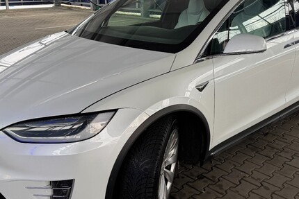 Tesla Model X 153.000 km 39.000 &euro; Berlin 10178