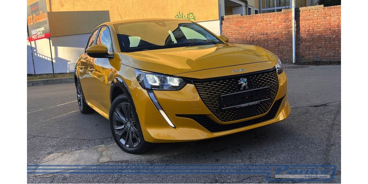Peugeot 208 47.070 km 12.990 &euro; Berlin - Pankow 13187