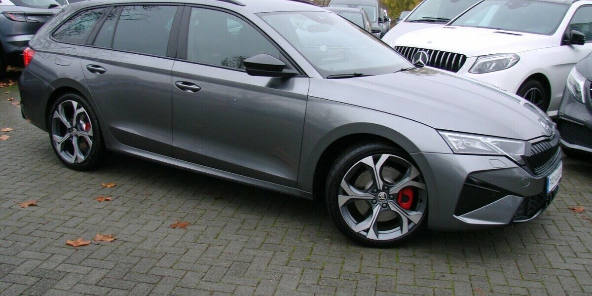 Skoda Octavia RS 2.0TSi AHK ACC LED Kamera 4.466 km 36.980 &euro; Falkensee 14612