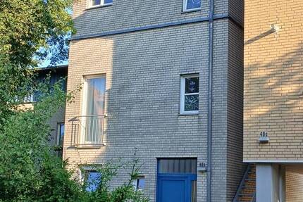 RAUMWUNDER-REIHENHAUS IN ROSENTHAL 4 zimmer