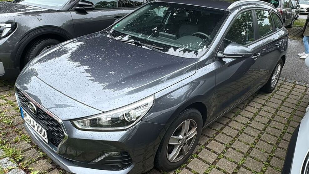 i30