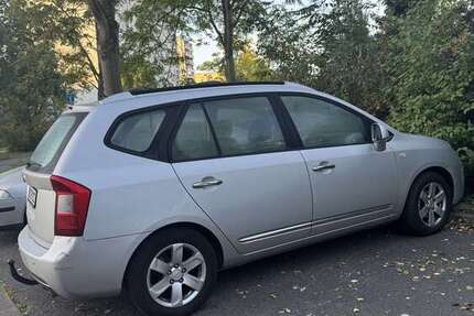 Kia Carens 176.000 km 4.500 € Berlin 10405