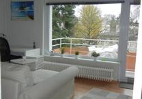 BER&Uni FU - nahes Apartment,sep.EBK,Duschbad,Balkon,Stellplatz