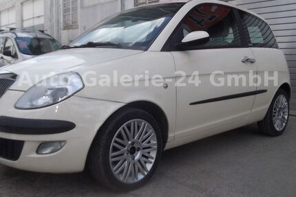 Lancia Ypsilon 132.200 km 2.799 € Berlin 12277