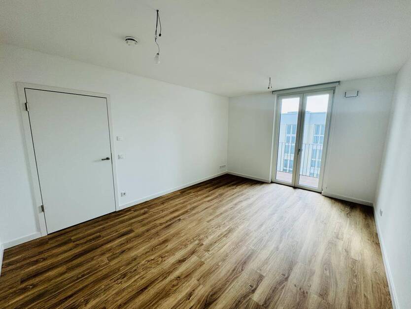 Geräumige Wohnung nahe Barbarossaplatz! *2x Balkone EBK Aufzug*