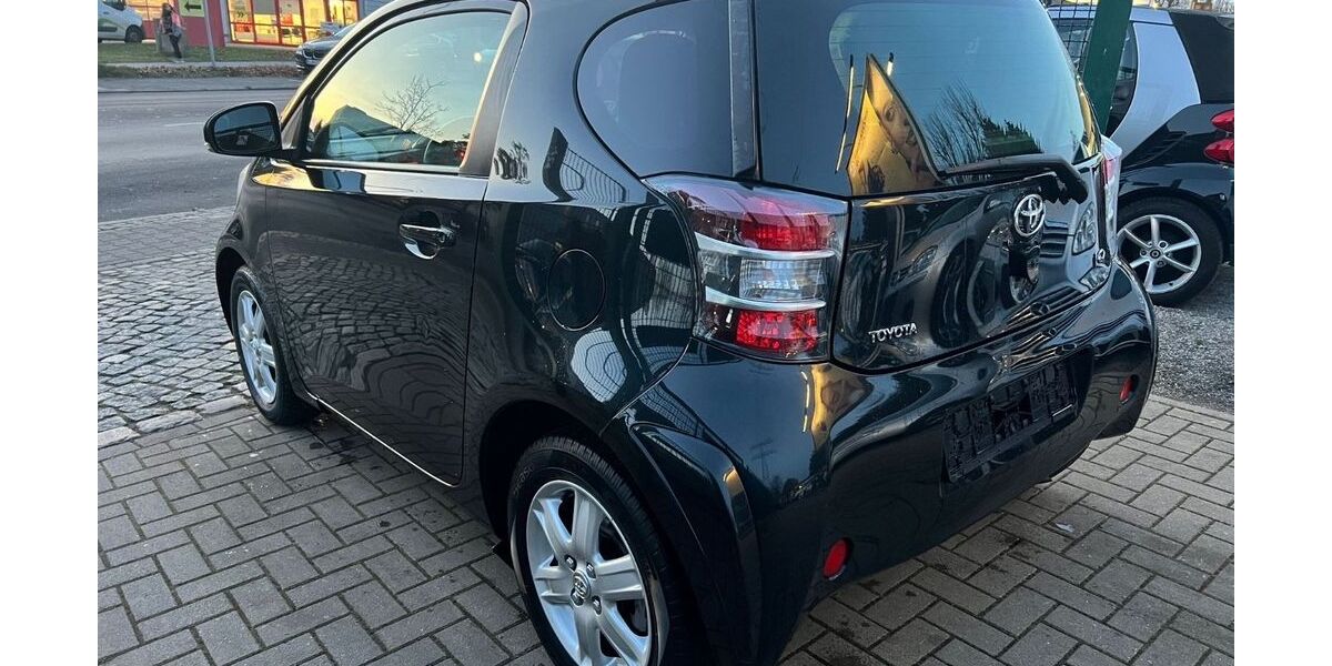 Toyota IQ 99.000 km 4.399 &euro; Berlin Weißensee-Pankow 13086