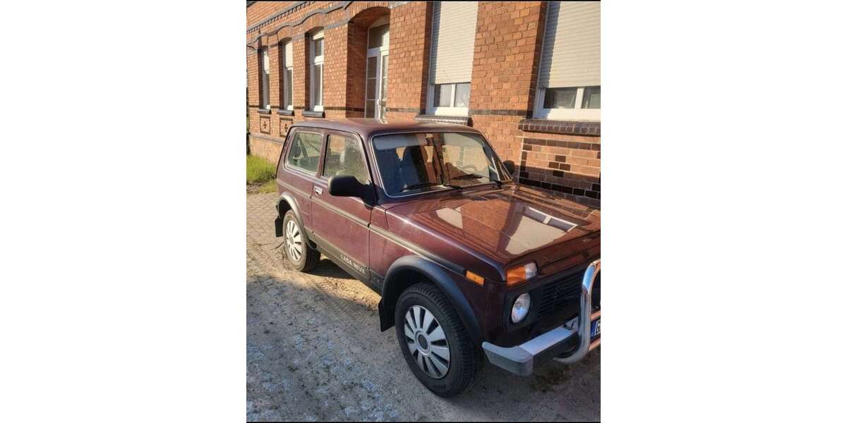 Lada Niva 77.000 km 8.200 € Berlin 10179