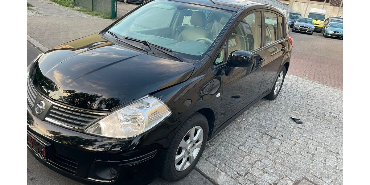 Nissan Tiida 141.129 km 2.450 &euro; Berlin 13409