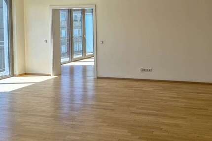 Wohnung Berlin Mitte - 3 Zimmer, 142 m&sup2;, 2.343&euro; | Angebot:26814286