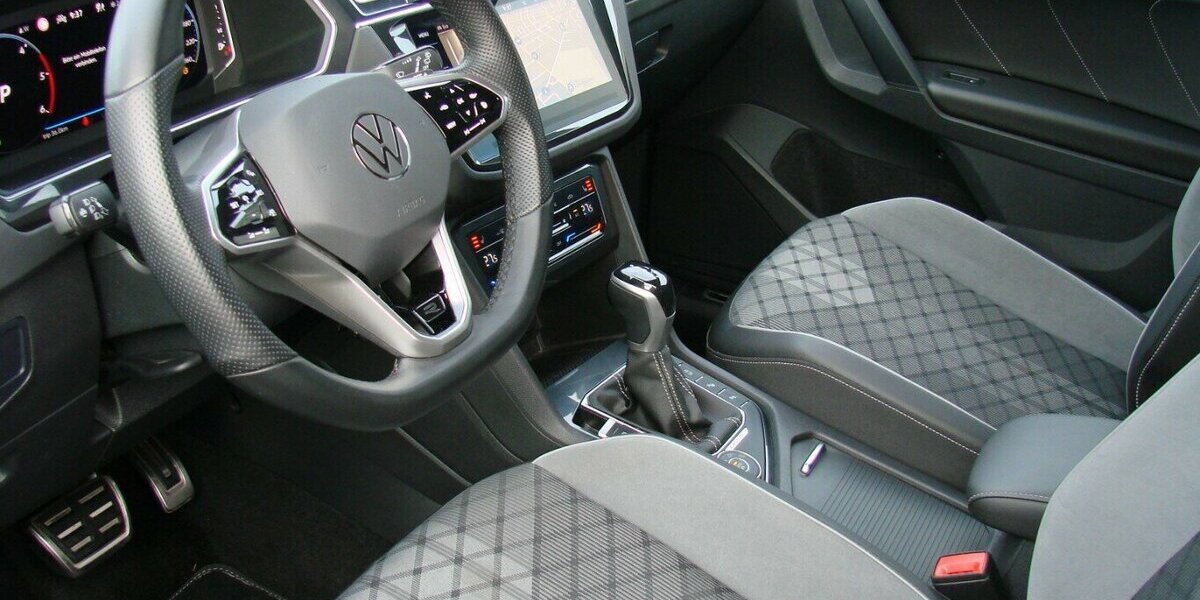 VW Tiguan 2.0TDi R-Line 4M BlackStyle ACC IQ LIGHT 41.763 km 34.980 &euro; Falkensee 14612