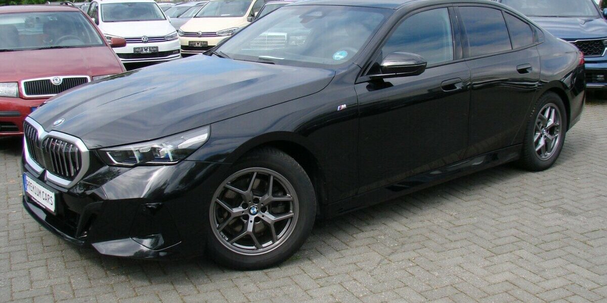 BMW 520 M-Sport Shadow Line ACC H&K SHZ AHK 360º 22.012 km 46.980 &euro; Falkensee 14612