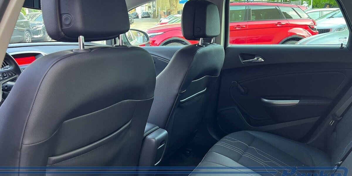 Opel Astra 1.4 150 Jahre *SHZ*PDC*AUX*Teilleder* 112.935 km 6.890 &euro; Berlin 13187