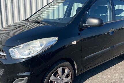 Hyundai i10 182.000 km 2.499 &euro; Berlin 12057