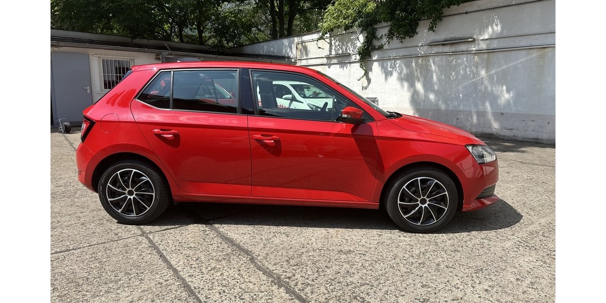 Skoda Fabia 1.0 Ambition 1.Hand Klima 34.792 km 11.690 &euro; Berlin 10247