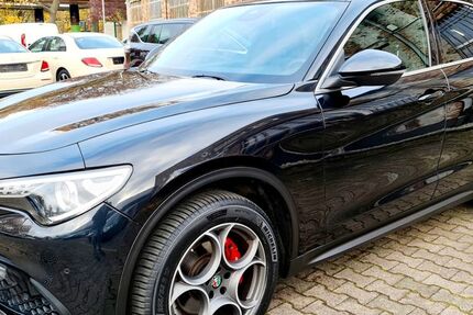 Alfa Romeo Stelvio 82.000 km 22.999 &euro; Berlin 12163