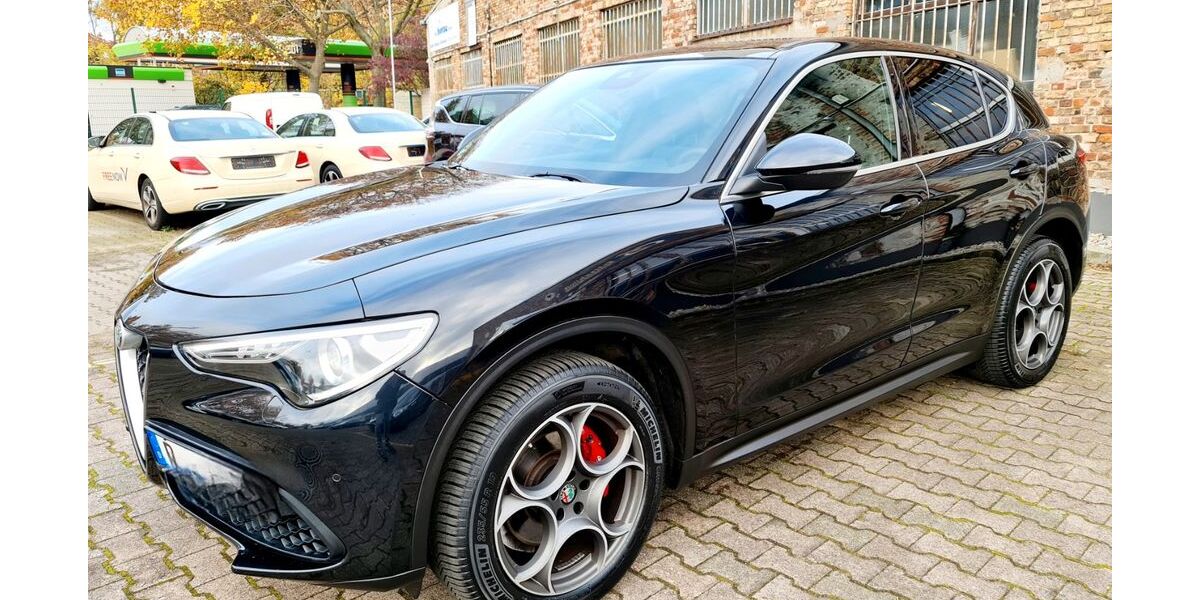 Alfa Romeo Stelvio 82.000 km 22.999 &euro; Berlin 12163