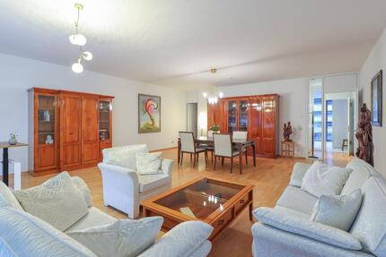 Wohnen in Berlin-Mitte an einem der schönsten Plätze Berlins, TG 3 zimmer