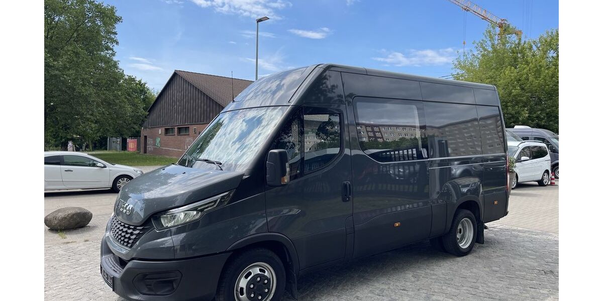 IVECO Andere 238.000 km 22.900 &euro; Berlin 12681