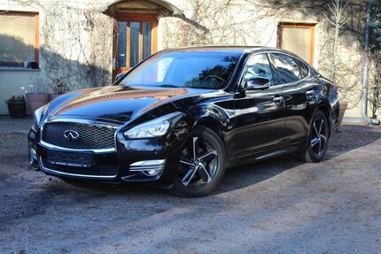 INFINITI Q70 212.000 km 10.999 &euro; Berlin 10317