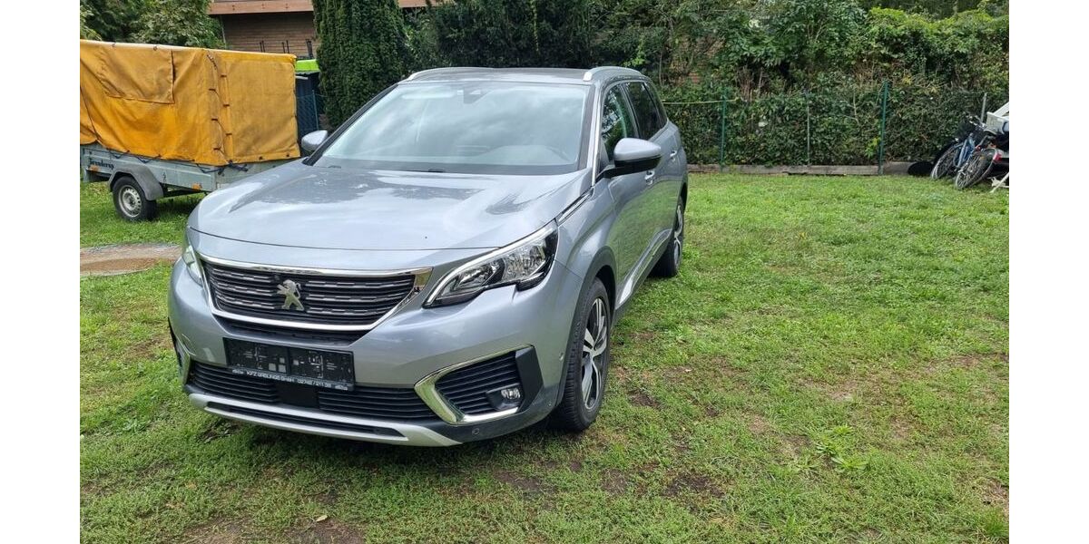 Peugeot 5008 49.036 km 16.500 &euro; Falkensee 14612