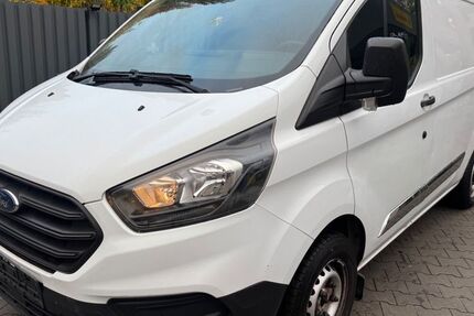Ford Transit Custom 89.000 km 10.899 &euro; Berlin 13055