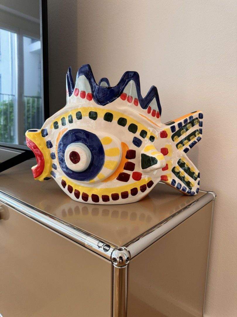 Neubau Kudamm . Olivaer Platz . MÖBLIERT . EBK . HWR . Loggia . Gäste-WC . 3 m Decke 2 zimmer