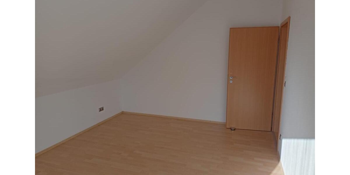 Etagenwohnung Potsdam Drewitz - 3 Zimmer, 112 m&sup2;, 2.050&euro; | Angebot:25300861