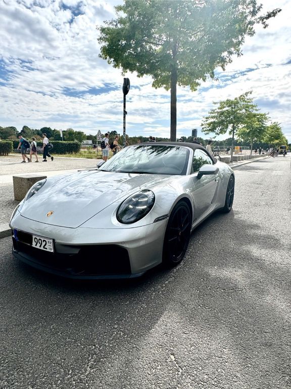 992