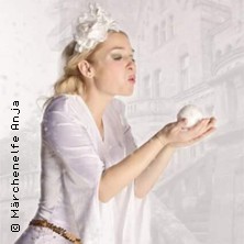 Flöckchen schwebt nach Dorthinwo 14.12.2025 Altstadttheater Köpenick - Zilles Stubentheater/Hinterhof