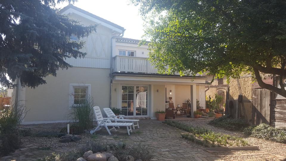 Landhaus m. 2700qm Sommergarten ca.20min südl.v. Berlin u.Potsdam 8 zimmer