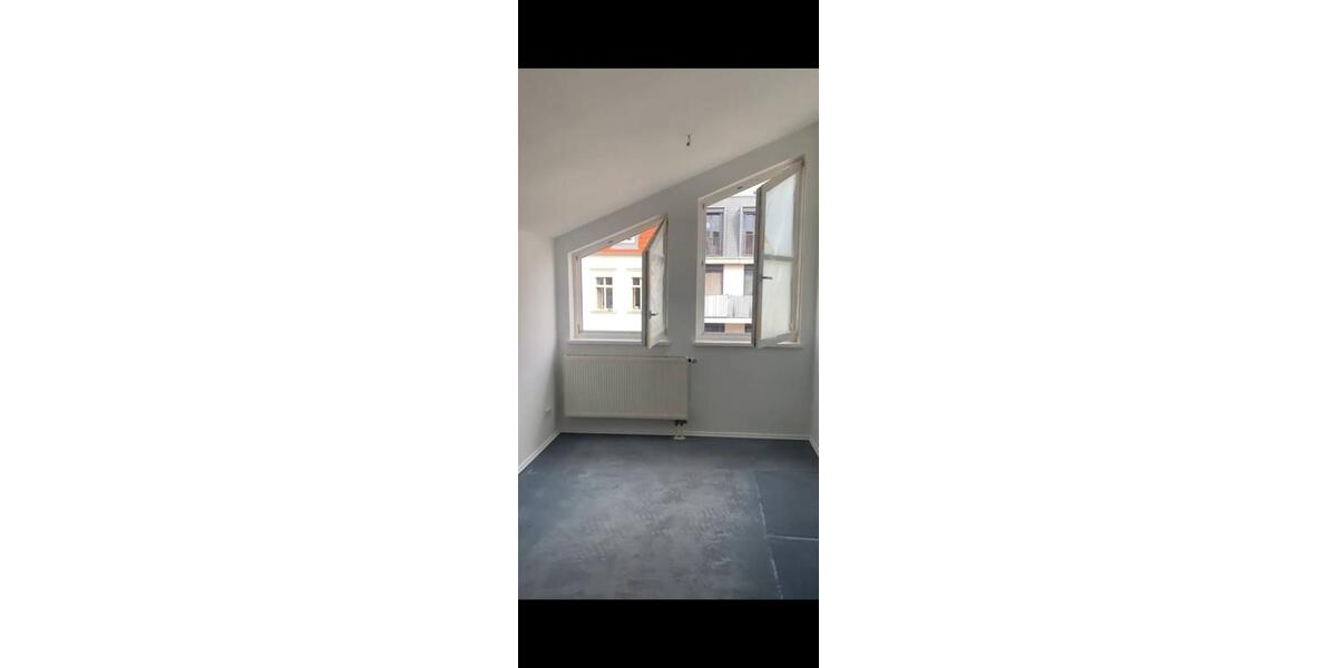 Dachgeschoßwohnung Potsdam Babelsberg - 2 Zimmer, 90 m&sup2;, 900&euro; | Angebot:25870629