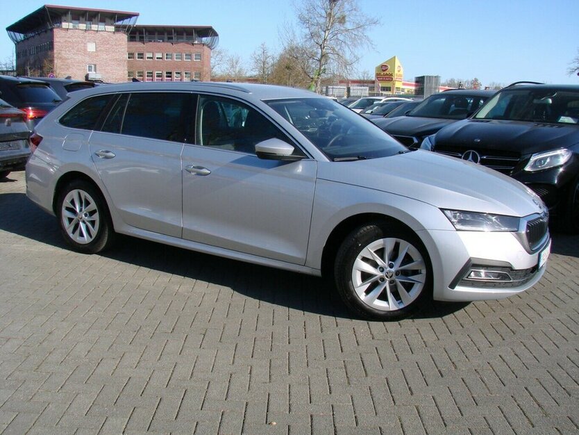 Skoda Octavia 2.0TDI Style ACC Columbus HeadUp AHK 48.103 km 27.480 € Falkensee 14612