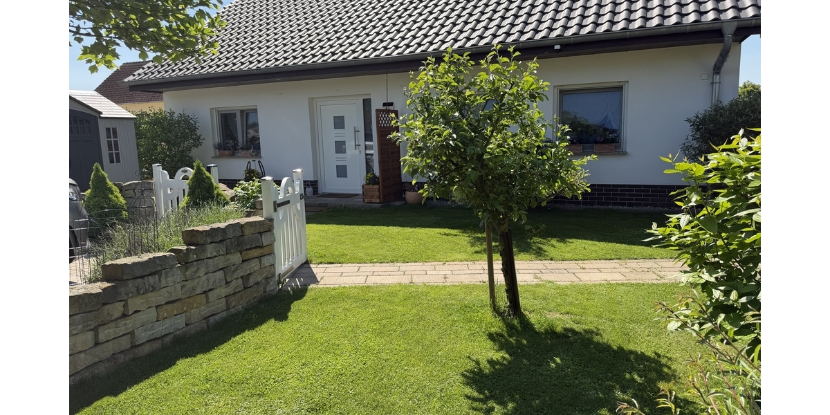 Mediterranes Landhaus mit Wohlfühlgarten und Wellnessbereich in Nauen-Wachow - Einfamilienhaus Nauen | Angebot:27071277