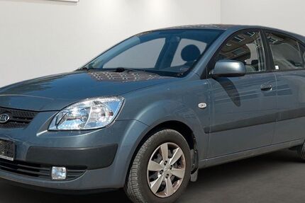 Kia Rio 74.744 km 2.399 &euro; Berlin 12681