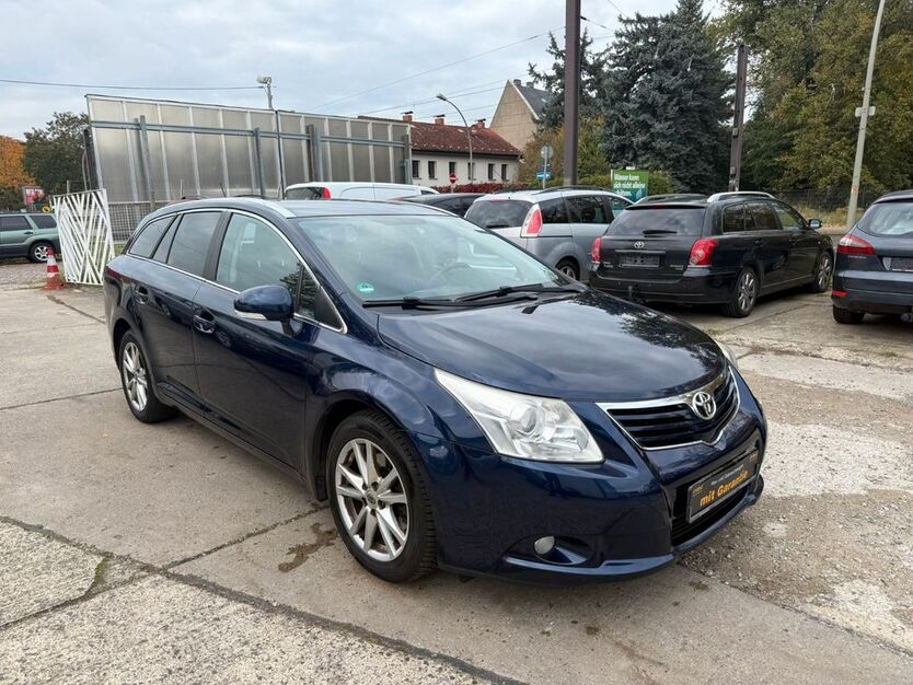 Toyota Avensis 225.723 km 5.550 € Berlin 13127