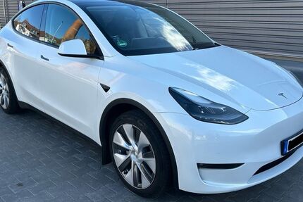 Tesla Model Y 56.500 km 33.900 &euro; Berlin 13409