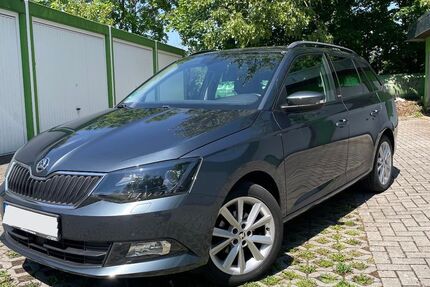 Skoda Fabia 106.400 km 7.900 &euro; Berlin 12049