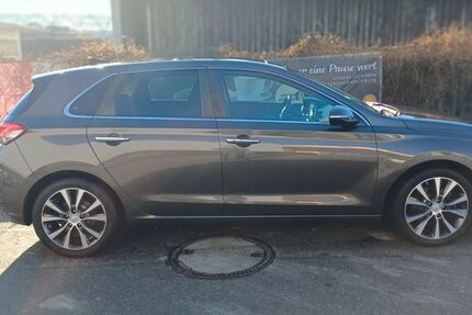 Hyundai i30 178.000 km 10.300 &euro; Berlin 12099