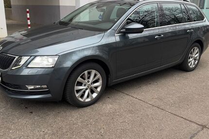 Skoda Octavia 163.000 km 11.900 &euro; berlin 12353