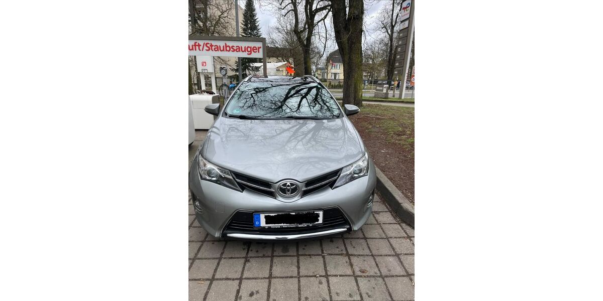 Toyota Auris 103.000 km 8.000 &euro; Berlin 13156