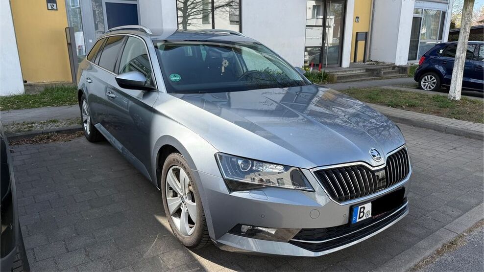 Skoda Superb 105.000 km 16.500 € Berlin 12526